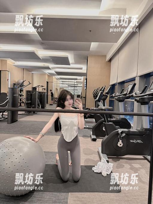 17吃瓜 一边吃瓜,一边在17吃瓜网站上消磨时间,真是幸福!