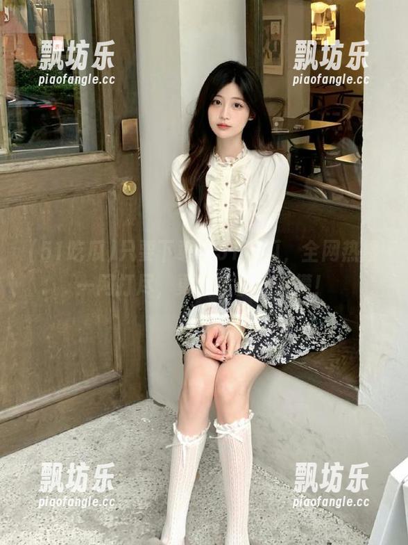 51吃瓜 只要下载了51吃瓜,全网热搜一网打尽,更新太快让人懵!