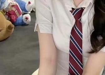 视频里的种种荒唐,就像打开了91吃瓜的奇妙入口!
