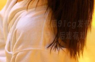 今日吃瓜91cg发布:吃瓜群众也有红颜知己,后戏有戏哦!