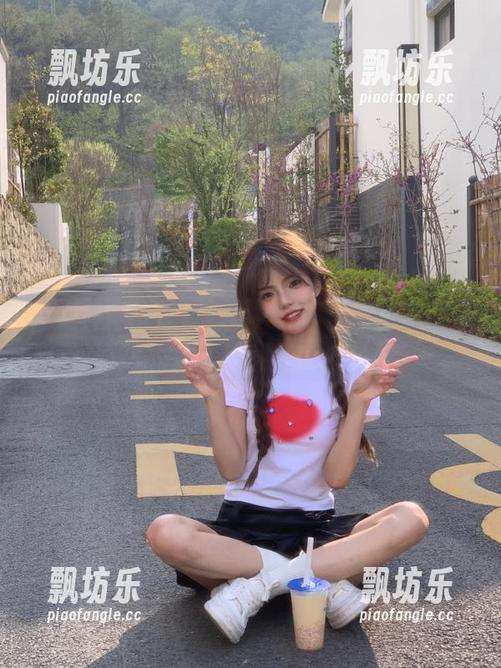 吃瓜大本营 想知道明星的最新状况?赶快来吃瓜大本营传送门!