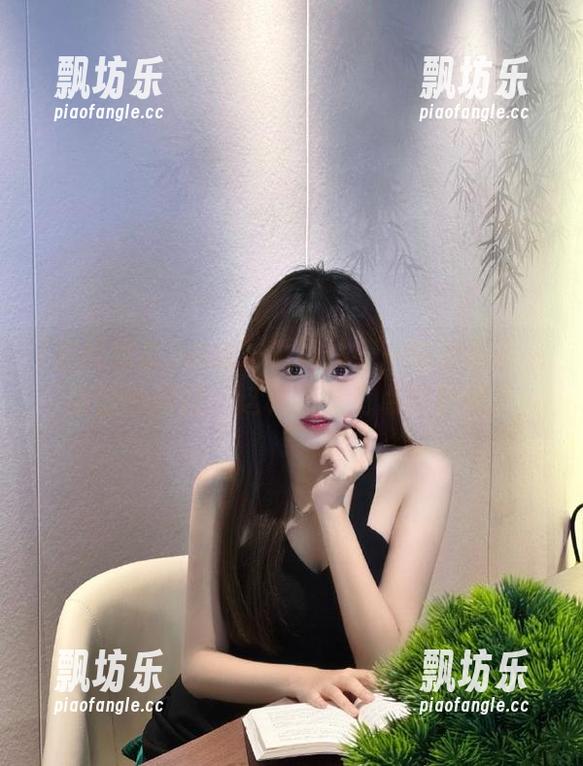 在线吃瓜 在线吃瓜网站:一边嗑瓜子一边暗恋网红,这种感觉有点微妙哦!