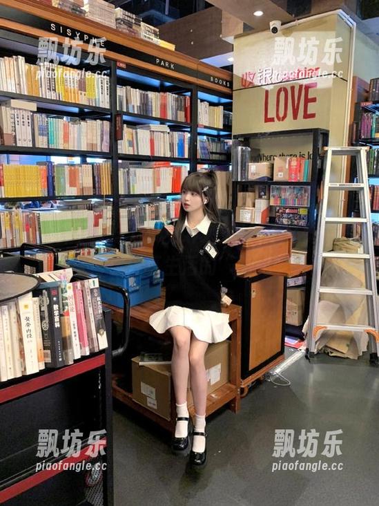 黑料不打烊 在吃瓜网,黑料不打烊,永久与你分享生活的“隐秘”!