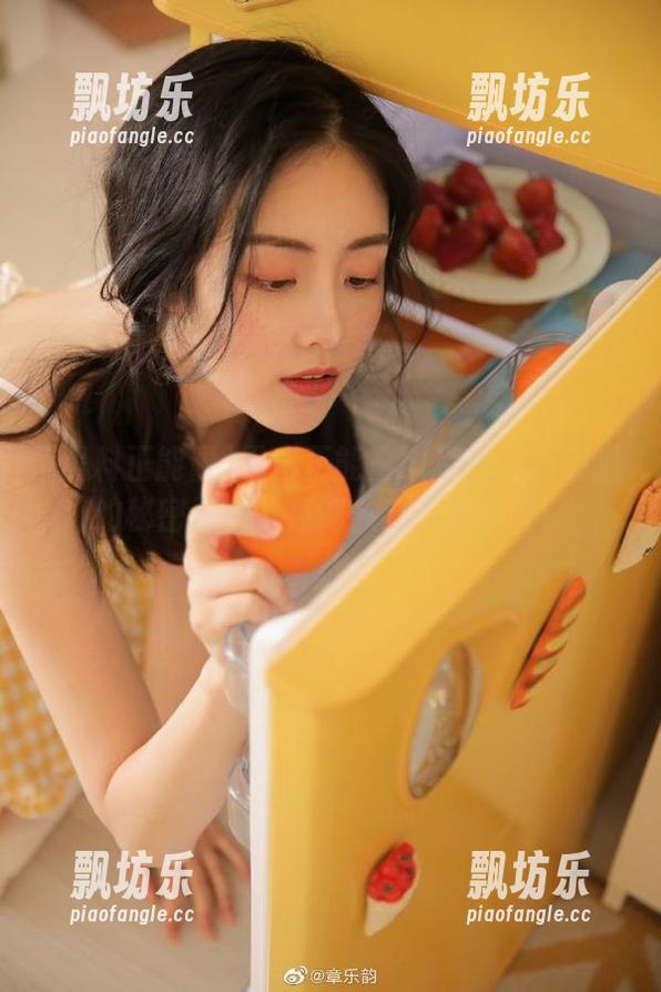 黑料正能量hl地址：瓜田里的秘密基地，抓到八卦要趁现在！