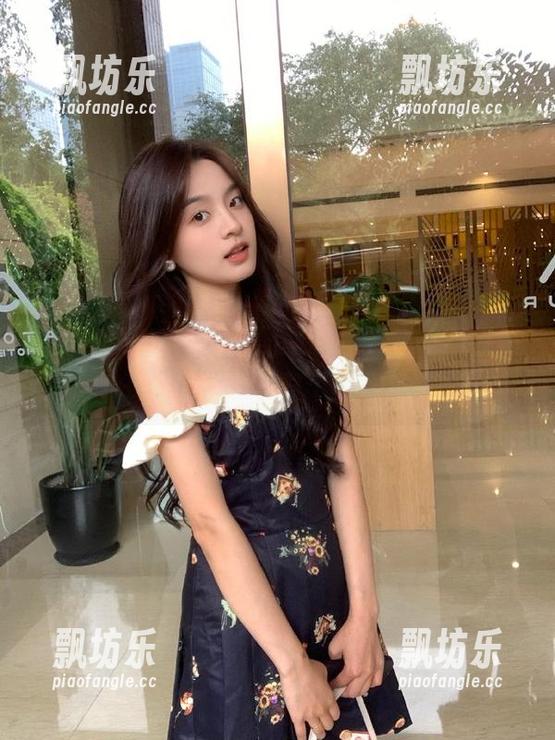 黑网料 在线追踪黑网料,吃到一口惊艳,仿佛咽下整个谜团!