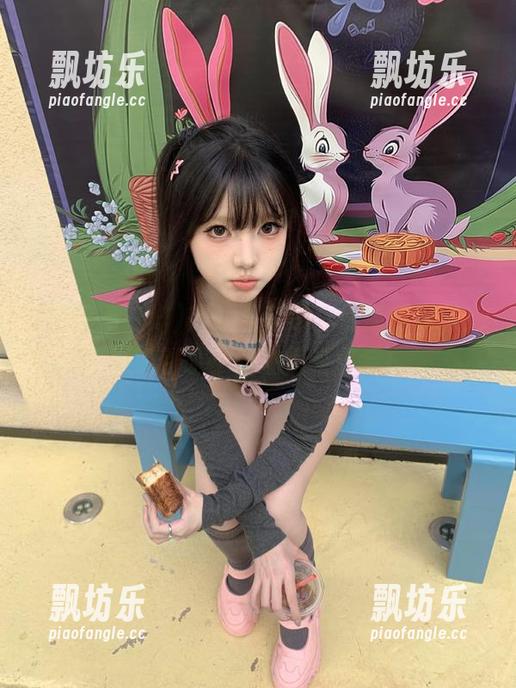 黑脸不打烊 黑脸不打烊,特别的入口,竟吸引了小动物们来聚会!